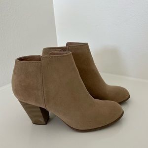 Women’s tan Booties with low heel, size 9. Great condition- see pictures!